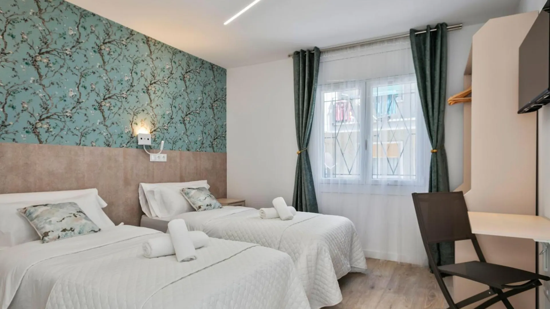 Boutique Plaza Catalonia Suites Cornella Cornellà de Llobregat 0*,  Spanien