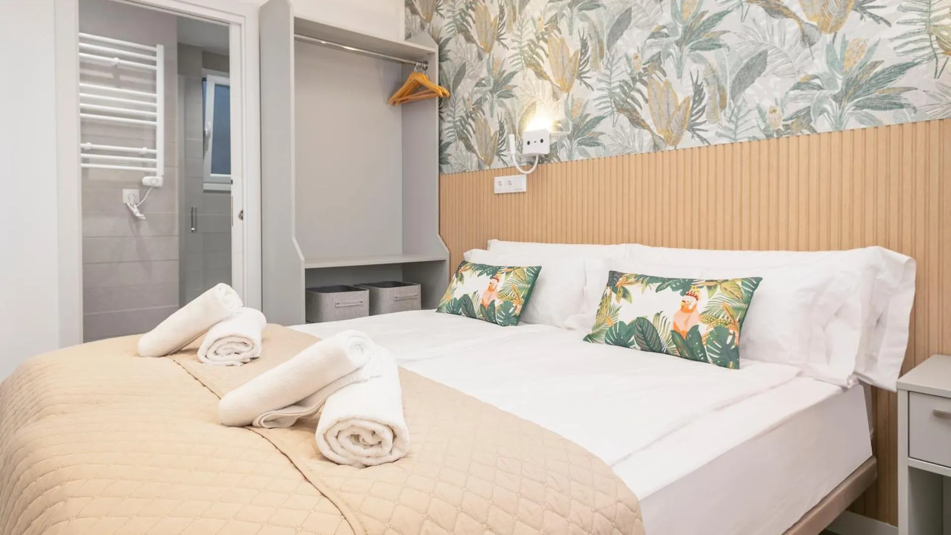 Boutique Plaza Catalonia Suites Cornella Cornellà de Llobregat 0*,